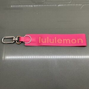 Lululemon Never Lost Keychain Raspberry Coulis/Mango Dream